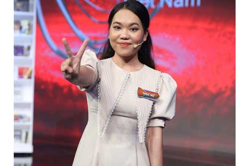 Cô gái 24 tuổi có khả năng ghi nhớ hết 1.000 cuốn sách với 16 thứ ngôn ngữ khác nhau