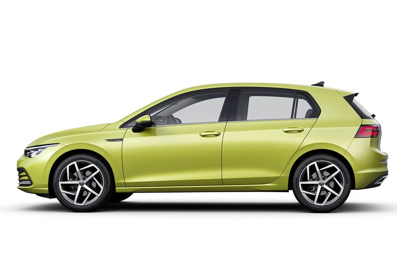 6. Volkswagen Golf 2020 (sức chứa khoang hành lý: 646 lít).