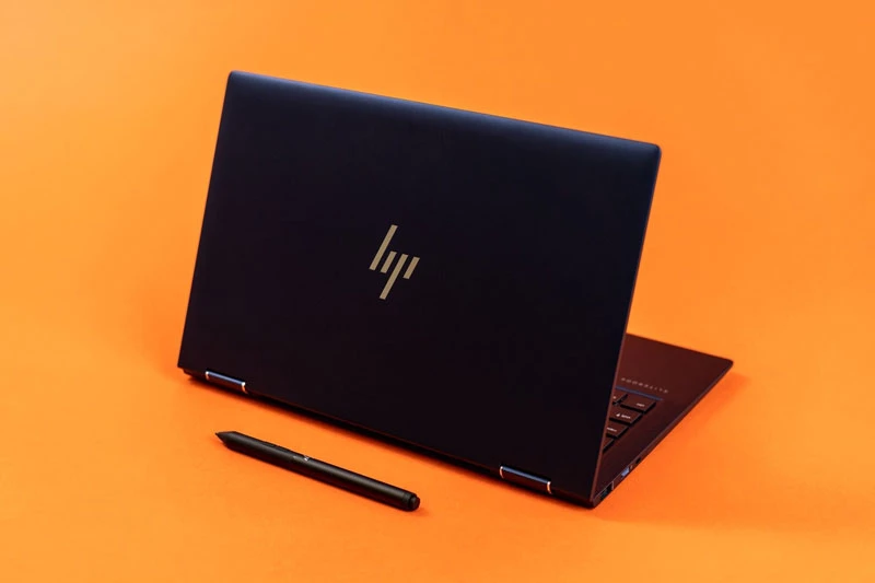 6. HP Elite Dragonfly (giá khởi điểm: 1.810 USD).