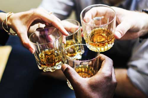 Cách bảo quản và sử dụng rượu đã mở nhưng chưa uống hết