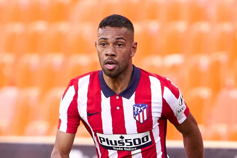 =7. Renan Lodi (Atletico Madrid, giá trị hiện tại: 45 triệu bảng, tăng 22,5 triệu bảng).