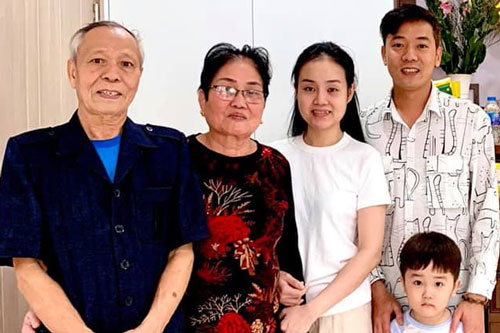 'Xuân tóc đỏ' Việt Bắc tậu nhà mới sau nhiều năm miệt mài đi diễn