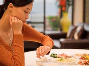 Kiên trì thực hiện 3 thói quen này vào buổi tối giúp bạn sống thọ, giảm cân nhanh