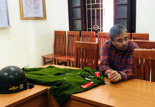 Hà Nội: Hai người phụ nữ mắc bẫy công an "dỏm"