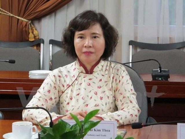 Nguyên Thứ trưởng Bộ Công Thương Hồ Thị Kim Thoa đang bị truy nã, hiện bà đã trốn ra nước ngoài.