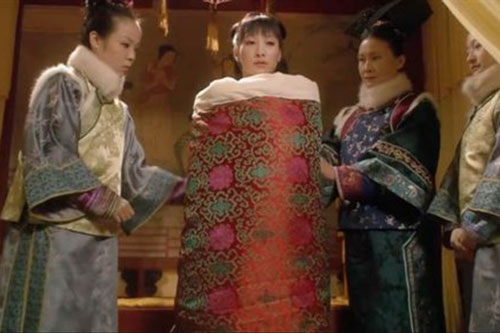 Im lặng khi thị tẩm với Hoàng đế và hàng loạt quy tắc cho phi tần