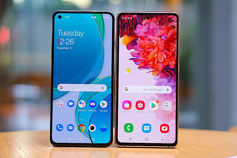 So sánh OnePlus 8T 5G và Samsung Galaxy S20 FE 5G – Lựa chọn nào tốt hơn?