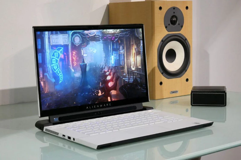 4. Alienware M15 R3 2020.