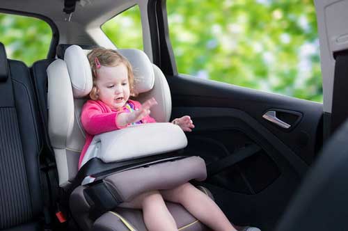 7 nguyên tắc cha mẹ cần nằm lòng khi chở trẻ nhỏ trên ô tô