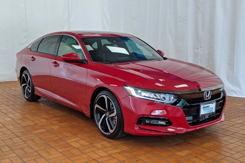 5. Honda Accord Sport 2.0T 2020 (giá khởi điểm: 31.360 USD).