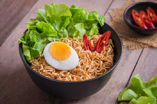 6 nguy hại sức khỏe từ mỳ ăn liền