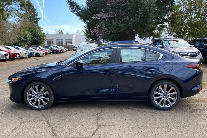 7. Mazda3 Touring 2020 (giá khởi điểm: 25.100 USD).