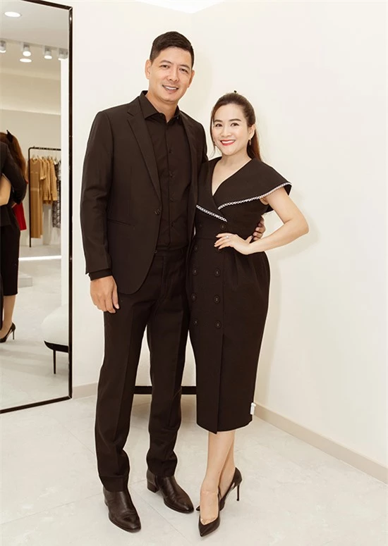 Buổi khai trương lần này chào đón hai khách mời đặc biệt là vợ chồng diễn viên Bình Minh - doanh nhân Anh Thơ.