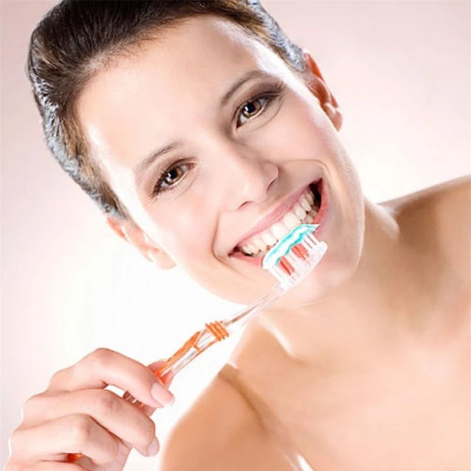 Chỉ nha khoa phải dùng thế nào để không gây tổn hại cho răng?