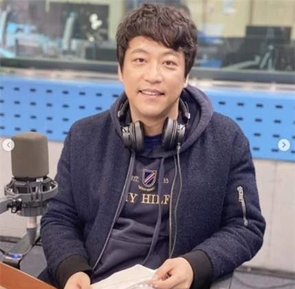 Hyun Bin bị bạn diễn tiết lộ tính cách thật khi đóng "Hạ cánh nơi anh", Son Ye Jin bỗng dưng bị cho ra rìa - Ảnh 2. Hyun Bin bị bạn diễn tiết lộ tính cách thật khi đóng "Hạ cánh nơi anh", Son Ye Jin bỗng dưng bị cho ra rìa - Ảnh 2.