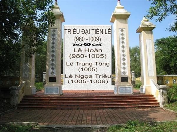 Nha vua noi tieng choi boi, bi bai liet, phai nam khi thiet trieu?-Hinh-7