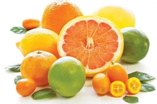 Trái cây họ cam quýt chứa nhiều vitamin C tăng sức đề kháng cho trẻ nhỏ