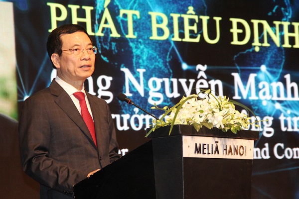 Bộ trưởng Bộ TT&TT Nguyễn Mạnh Hùng phát biểu tại Hội thảo.