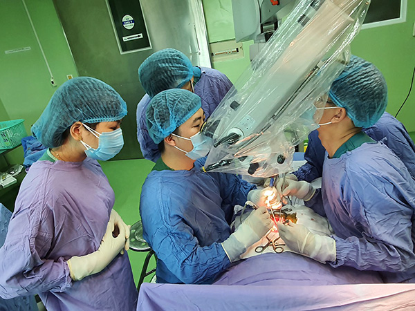 Đà Nẵng: Vi phẫu lấy thành công nang màng nhện tủy sống cho bệnh nhi 3 tháng tuổi