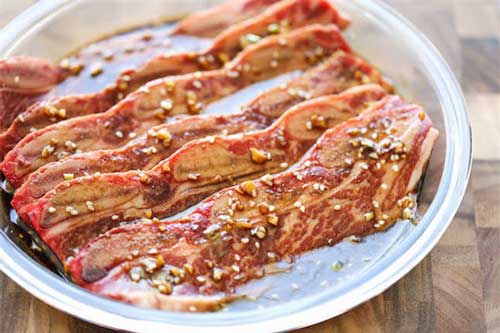 Đừng chỉ dùng muối, ướp thịt muốn ngon, ngấm đều cứ dùng chiêu này