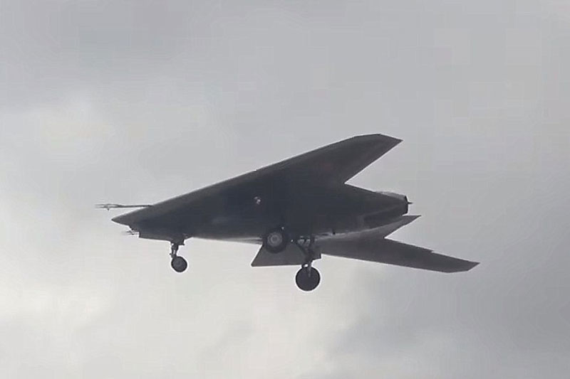 UAV tấn công hạng nặng Okhotnik của Nga lần đầu tiên được thử nghiệm với tên lửa không đối đất