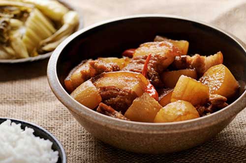 Nấu nhanh thịt kho củ cải đưa cơm ngày lạnh