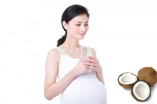 Mẹ bầu uống nước dừa vào thời điểm nào tốt nhất?