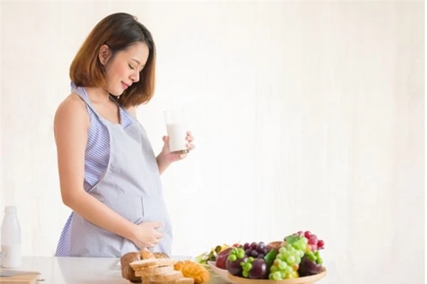 Mẹ bầu nên có chế độ dinh dưỡng hợp lý tốt cho quá trình vượt cạn