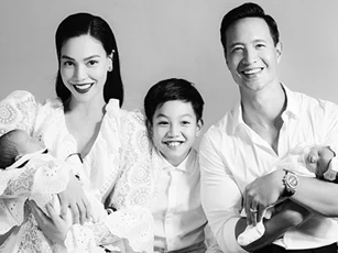 Hồ Ngọc Hà mừng đầy tháng cặp sinh đôi