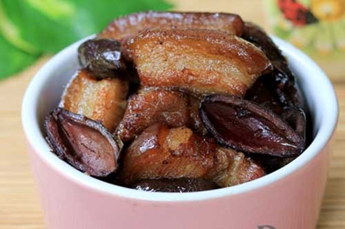 Cách làm thịt kho trám đậm đà, dân dã