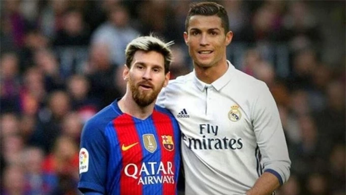 Thập niên 2010 chứng kiến sự thống trị tuyệt đối của hai tiền đạo cánh là Messi và Ronaldo