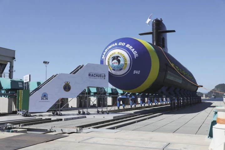Tàu ngầm lớp Riachuelo đầu tiên của Brazil, được nhìn thấy ở đây trước khi hạ thủy vào năm 2018. Indonesia đang nghiên cứu một biến thể của lớp này cho các yêu cầu hải quân của mình. Ảnh: Naval Group.