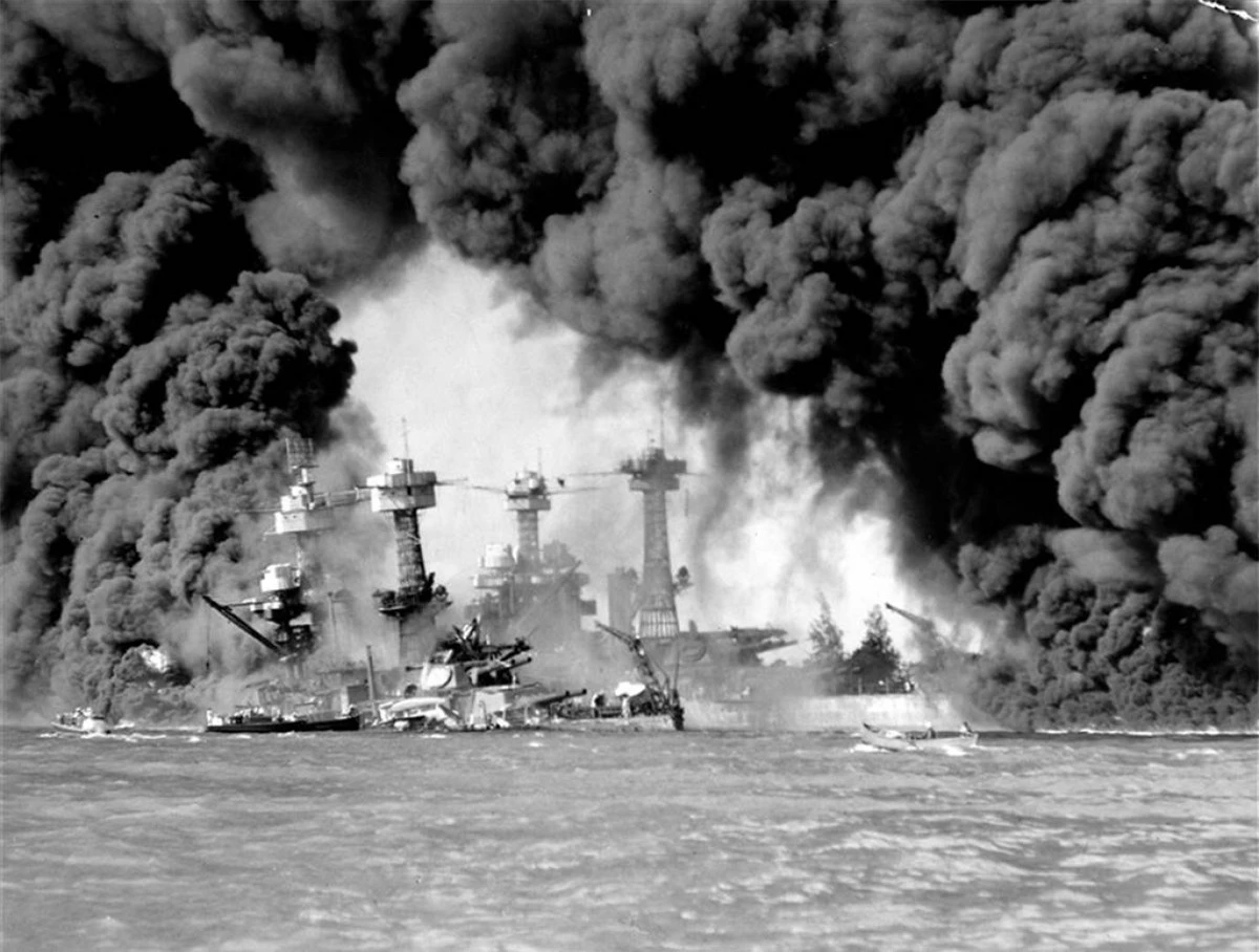 Cuộc tấn công Trân Châu Cảng của Nhật Bản đã làm nước Mỹ bàng hoàng; Nguồn: plaintruth.com.