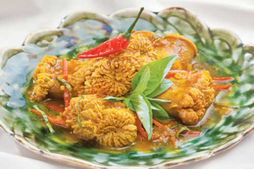 Cách làm trứng cá kho nghệ ớt ấm bụng ngày mưa