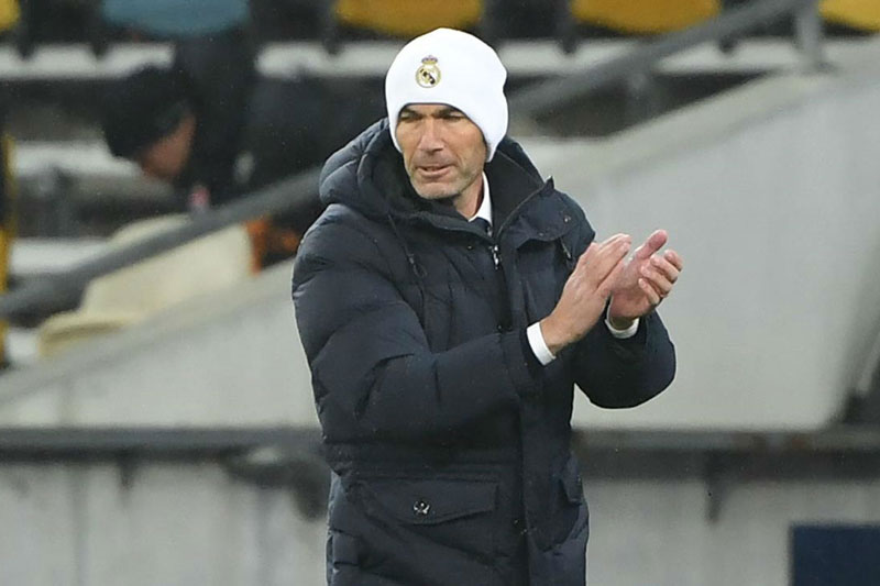Zidane vắng mặt trong cuộc họp khẩn của Real