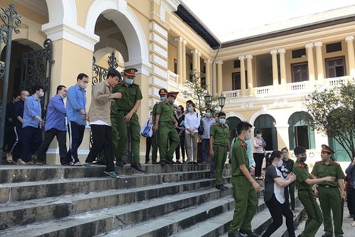 TPHCM: 3 anh em ruột sản xuất thuốc tân dược giả