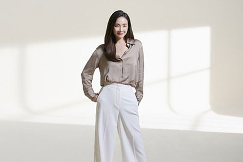 Choi Ji Woo tái xuất sau sinh