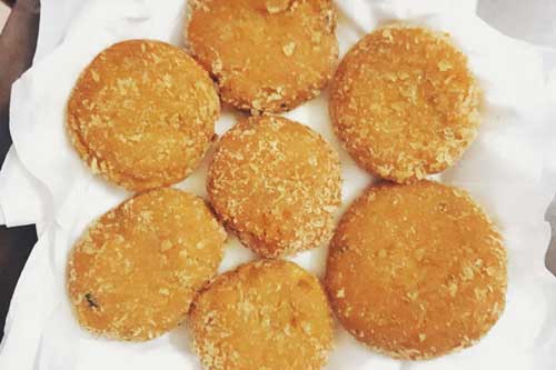 Khéo tay trổ tài làm bánh bí đỏ nhân thịt, mộc nhĩ