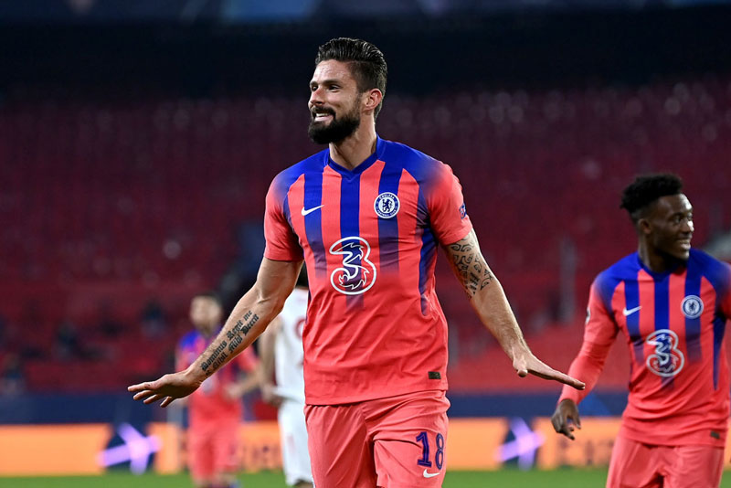 Giroud chốt hạ tương lai sau cú poker tại Champions League