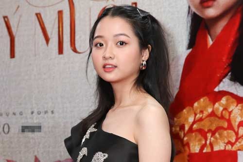 Lâm Thanh Mỹ tuổi 15 xinh đẹp ra dáng thiếu nữ, ai còn nhận ra cô bé "Tôi thấy hoa vàng trên cỏ xanh" ngày nào?