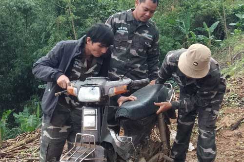 Quảng Trị: Nhóm người xông vào chốt bảo vệ rừng dọa nạt, đập phá xe máy của nhân viên
