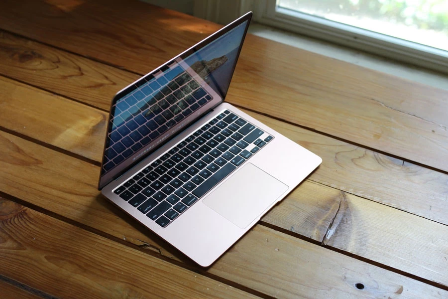 4. Apple MacBook Air 2020.