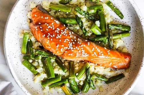 Công thức làm cá hồi nướng măng tây đơn giản, bổ dưỡng
