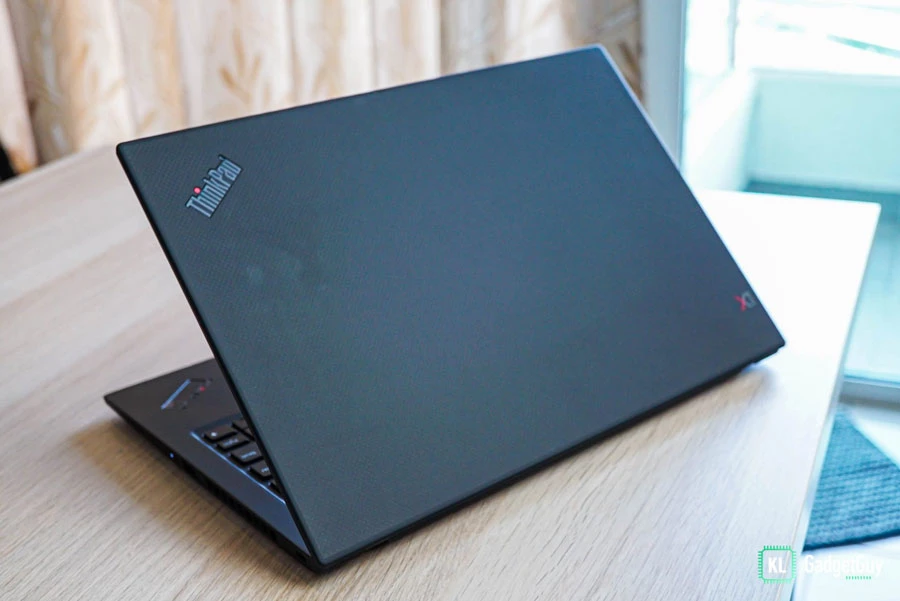 8. Lenovo ThinkPad X1 Carbon Gen 7.