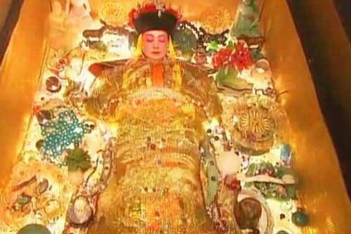 Tiết lộ bí mật kinh hoàng của lăng mộ Từ Hi thái hậu: Không bao giờ xanh cỏ