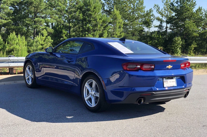 =9. Chevrolet Camaro (vận tốc tối đa: 249 km/h).