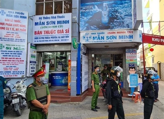 Hàng trăm công an khám xét 3 nhà thuốc tây lớn ở Biên Hòa - 1