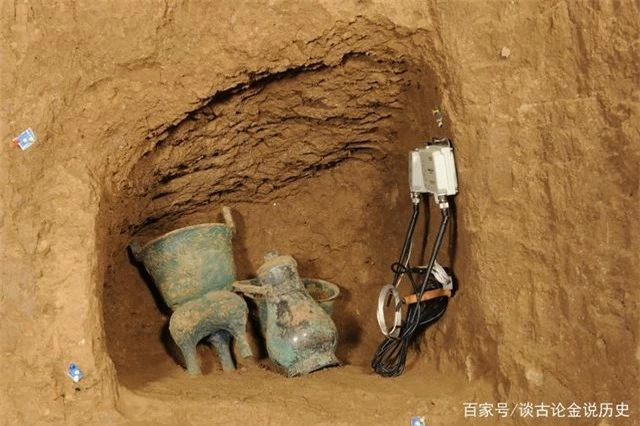 Khai quật cổ mộ 2.000 năm tuổi, thứ bên trong khiến chuyên gia hạt nhân phải lên tiếng - Ảnh 3.