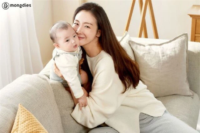 Sinh con được 6 tháng, nữ hoàng nước mắt xứ Hàn về dáng thần tốc - 2