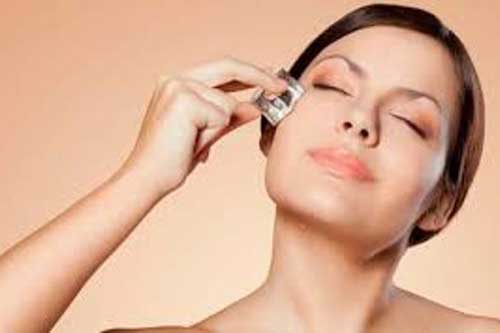 Se khít lỗ chân lông với thần dược từ tủ lạnh